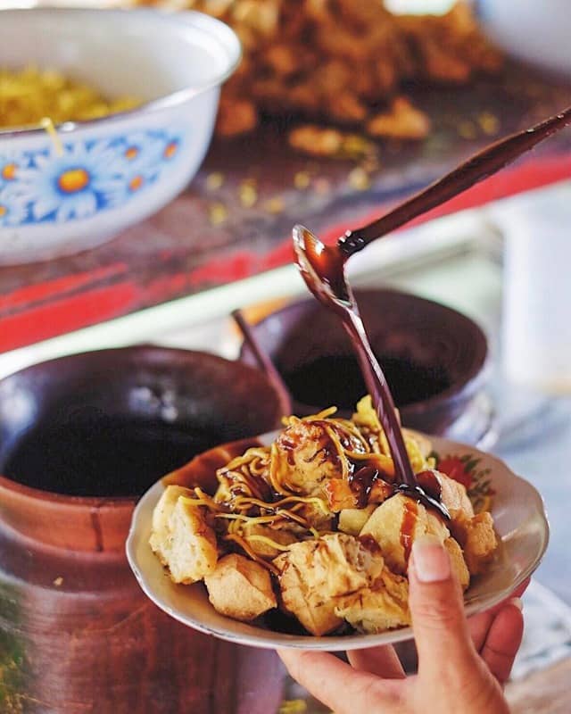 tahu kupat sido mampir