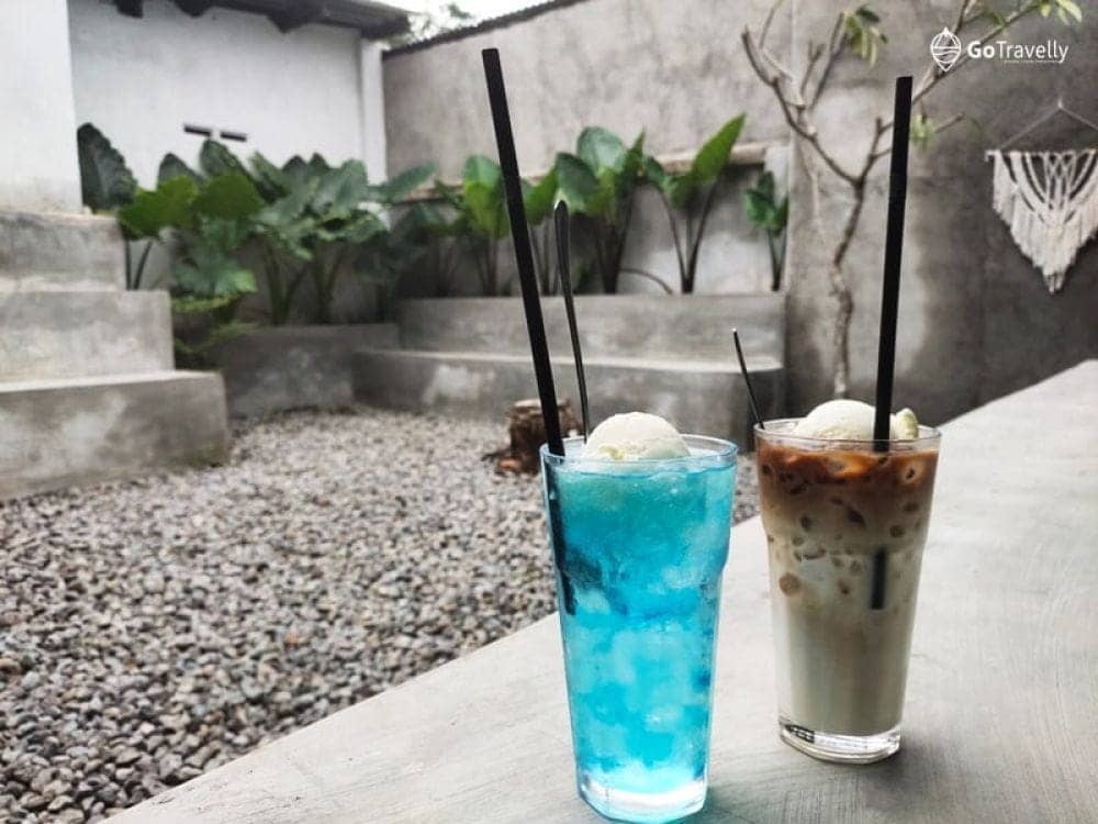 Cafe terdekat