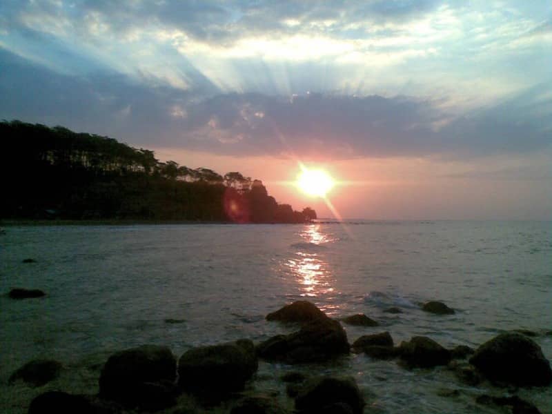 pantai ujung negoro