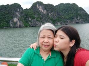 selfie di halong bay cruises
