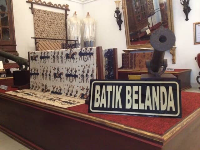 koleksi batik danar hadi