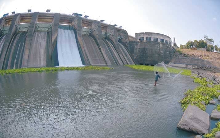 pemandangan bendungan sampean baru