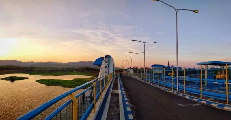 pemandangan bendungan sampean baru